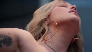 Blacked.com: Kali Rose fingering scene