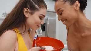 RK Prime - Natural Alexis Tae kissing