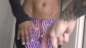 MamacitaZ: Marbella Leon goes for nailed rough